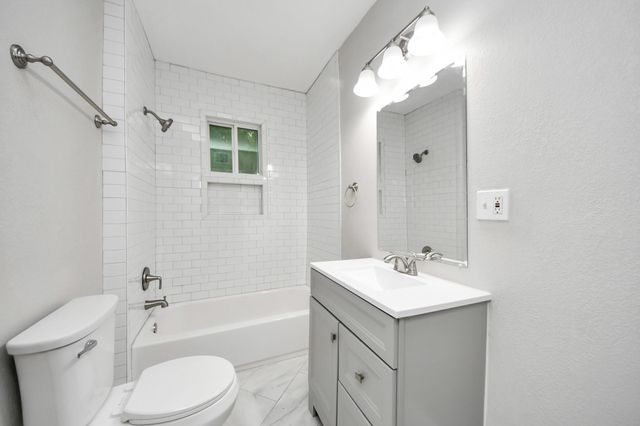 2817 Truxillo Street B, Houston, TX 77004