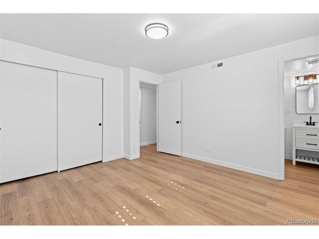 3490 S Akron St 1, Denver, CO 80231