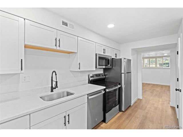 3490 S Akron St 1, Denver, CO 80231