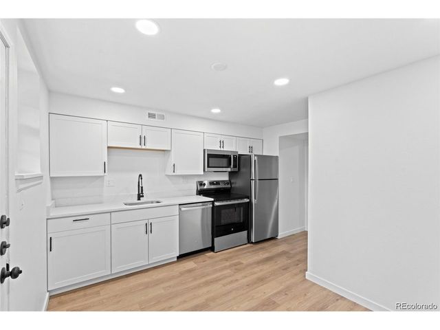 3490 S Akron St 1, Denver, CO 80231