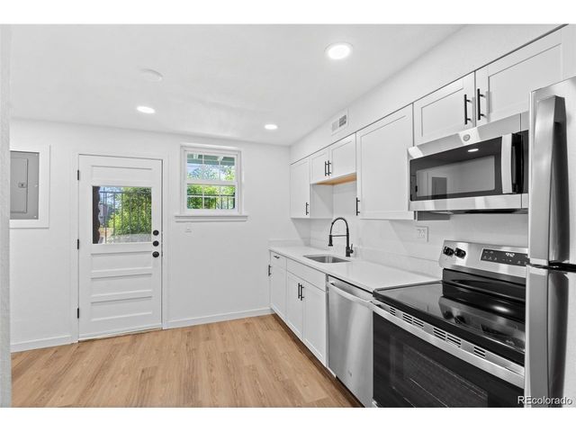 3490 S Akron St 1, Denver, CO 80231