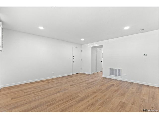 3490 S Akron St 1, Denver, CO 80231