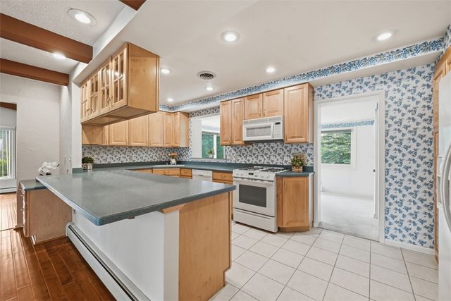 1837 Droz Ave, Economy, PA 15003