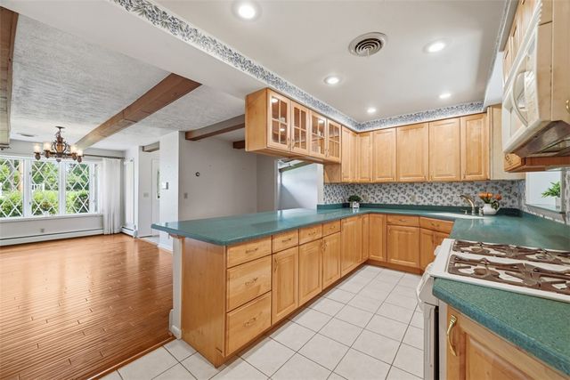 1837 Droz Ave, Economy, PA 15003