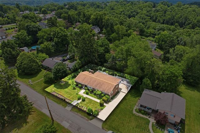 1837 Droz Ave, Economy, PA 15003