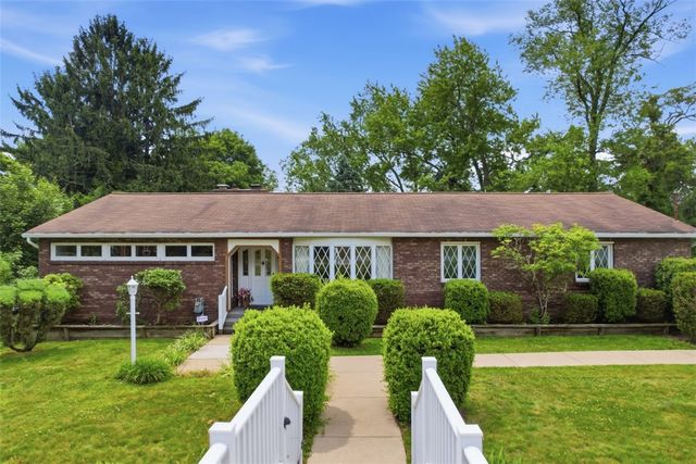 1837 Droz Ave, Economy, PA 15003