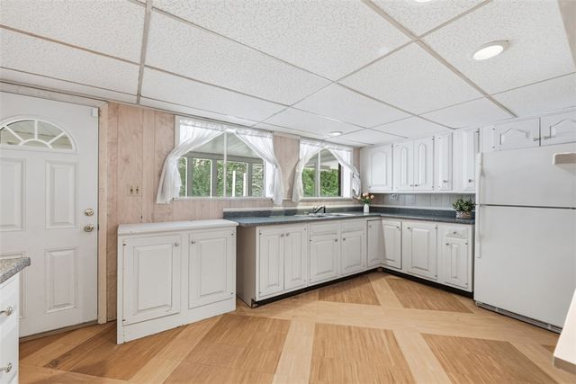 1837 Droz Ave, Economy, PA 15003