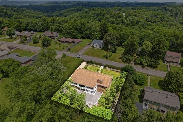 1837 Droz Ave, Economy, PA 15003