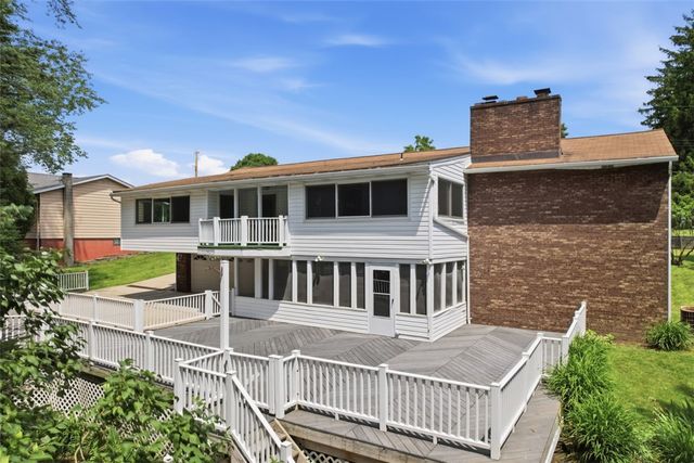 1837 Droz Ave, Economy, PA 15003