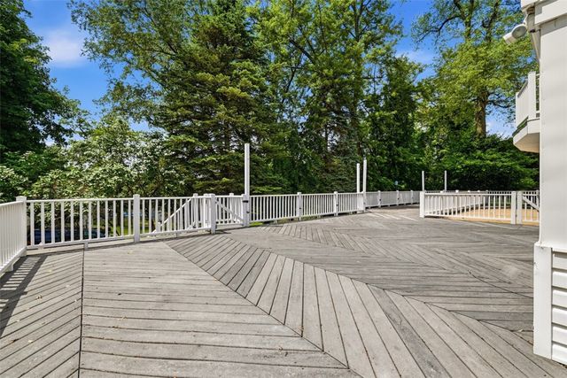 1837 Droz Ave, Economy, PA 15003