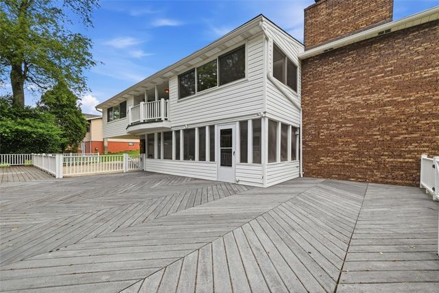 1837 Droz Ave, Economy, PA 15003