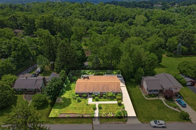 1837 Droz Ave, Economy, PA 15003