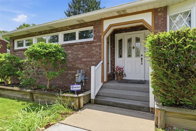1837 Droz Ave, Economy, PA 15003