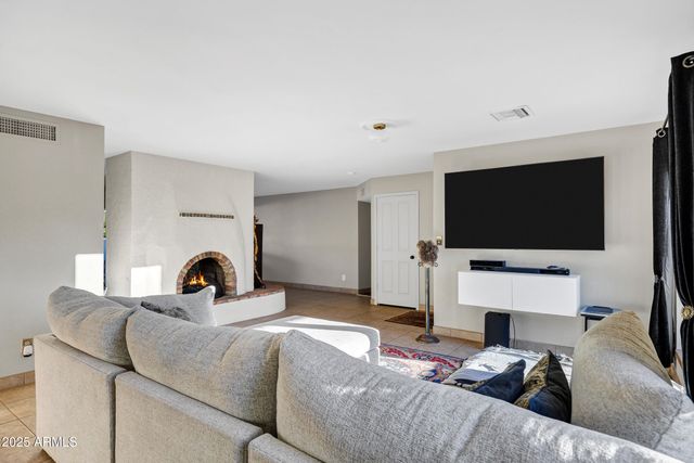 1291 S RED ROCK Court, Apache Junction, AZ 85119