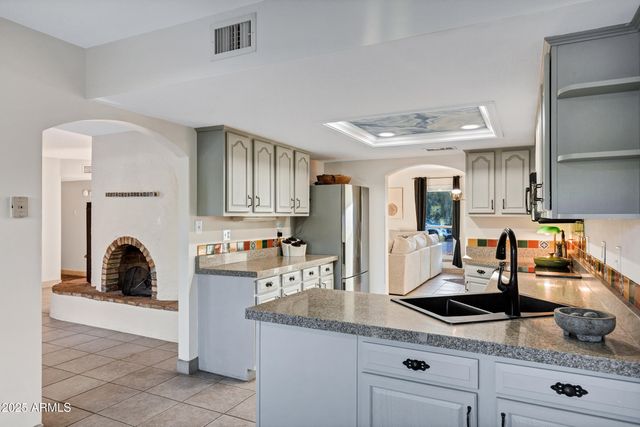 1291 S RED ROCK Court, Apache Junction, AZ 85119