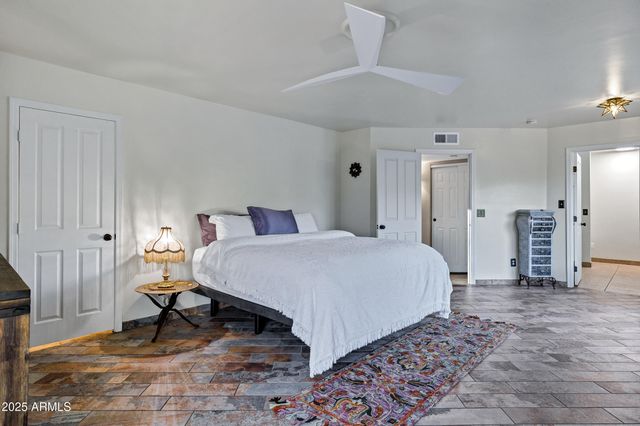 1291 S RED ROCK Court, Apache Junction, AZ 85119