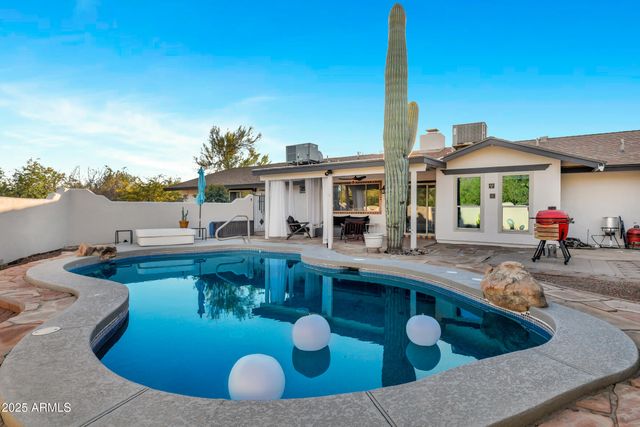 1291 S RED ROCK Court, Apache Junction, AZ 85119