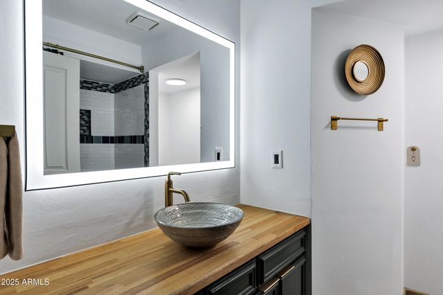 1291 S RED ROCK Court, Apache Junction, AZ 85119