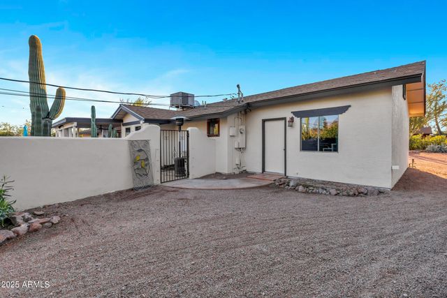 1291 S RED ROCK Court, Apache Junction, AZ 85119