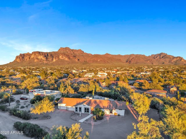 1291 S RED ROCK Court, Apache Junction, AZ 85119