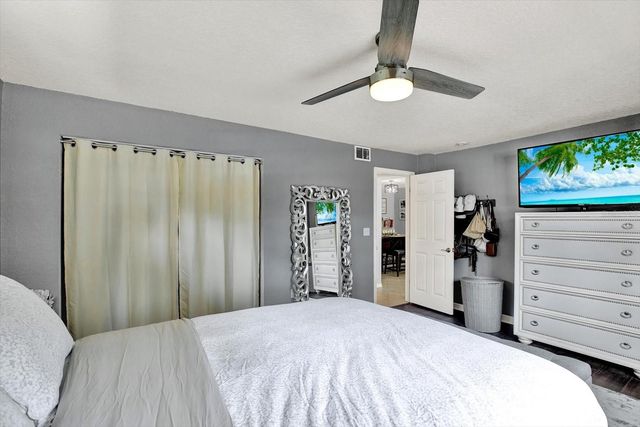 6100 GULFPORT BOULEVARD S 111, Gulfport, FL 33707