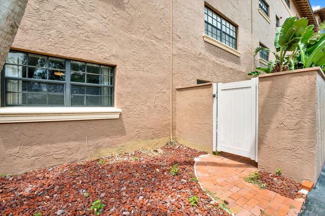 6100 GULFPORT BOULEVARD S 111, Gulfport, FL 33707
