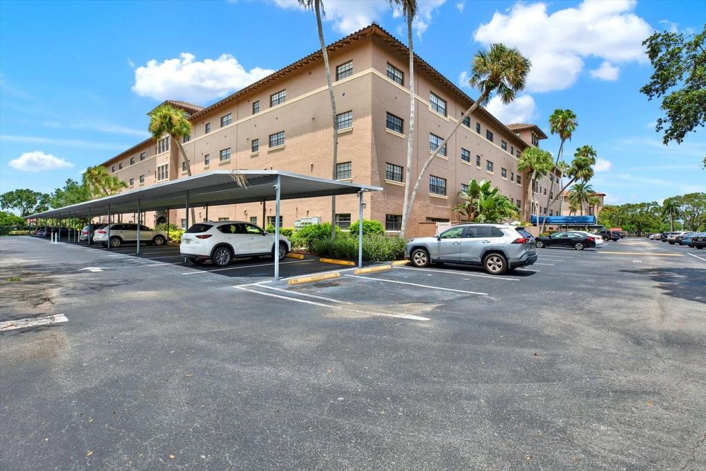 6100 GULFPORT BOULEVARD S 111, Gulfport, FL 33707