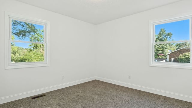 548 Hillside Ln, Gallatin, TN 37066