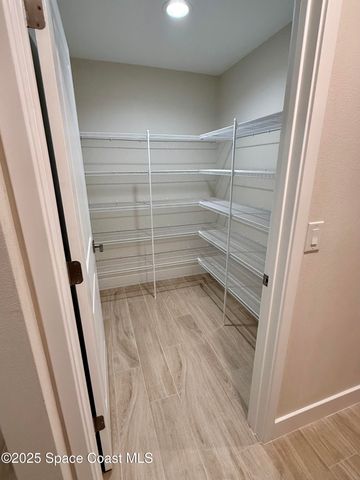 581 Toynbee Road SW, Palm Bay, FL 32908