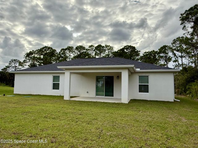 581 Toynbee Road SW, Palm Bay, FL 32908