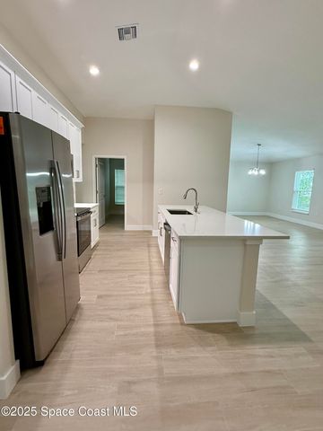 581 Toynbee Road SW, Palm Bay, FL 32908