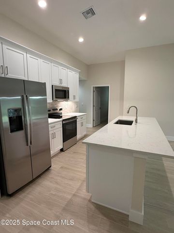 581 Toynbee Road SW, Palm Bay, FL 32908