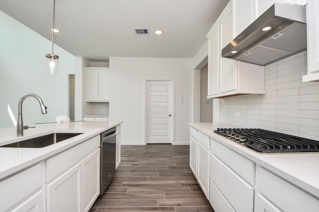 7711 Pale Petunia Trail, Katy, TX 77493