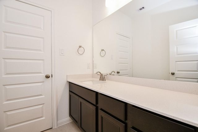 7711 Pale Petunia Trail, Katy, TX 77493