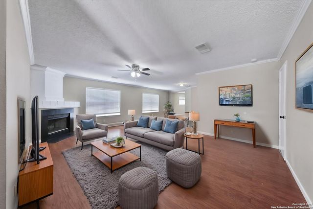 807 S Ellison Dr, San Antonio, TX 78245