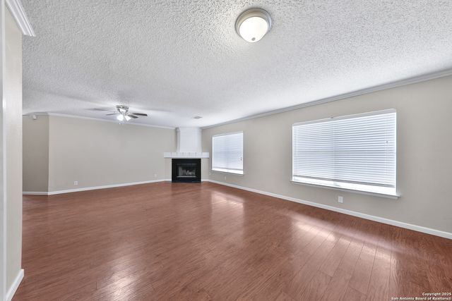 807 S Ellison Dr, San Antonio, TX 78245