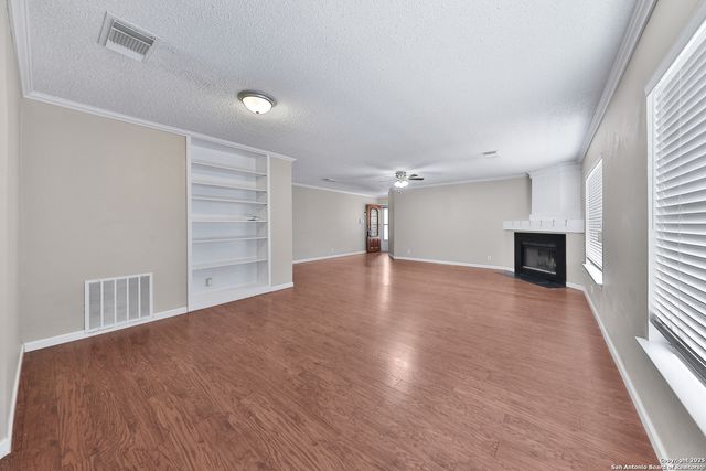 807 S Ellison Dr, San Antonio, TX 78245