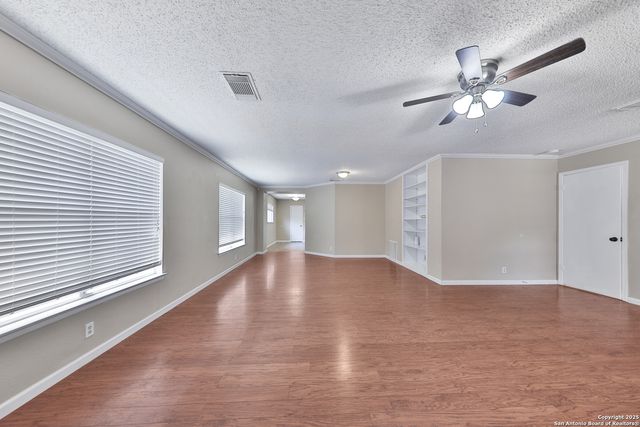 807 S Ellison Dr, San Antonio, TX 78245