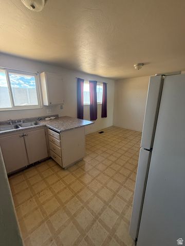 3419 S MOCKINGBIRD WAY, West Valley City, UT 84119