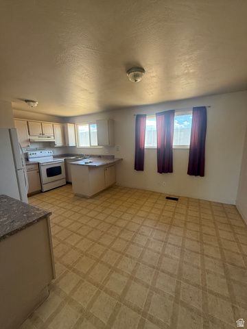 3419 S MOCKINGBIRD WAY, West Valley City, UT 84119