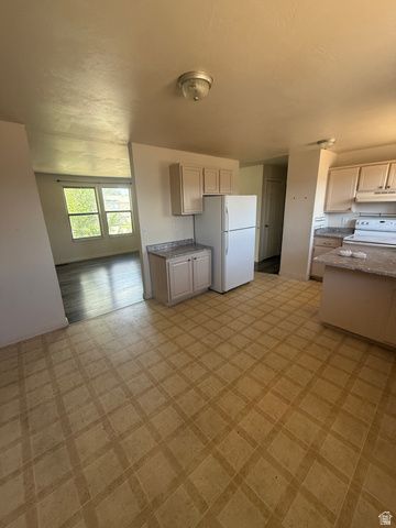 3419 S MOCKINGBIRD WAY, West Valley City, UT 84119