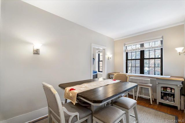 824 Bronx River Road 3A, Bronxville, NY 10708