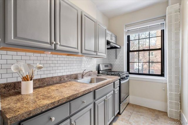 824 Bronx River Road 3A, Bronxville, NY 10708