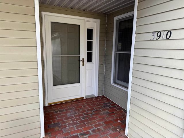 3910 S Laurel Court, Bloomington, IN 47401