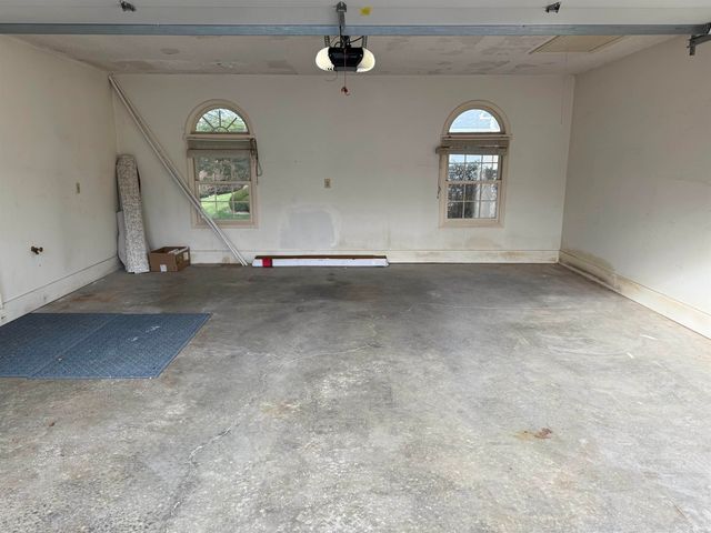 3910 S Laurel Court, Bloomington, IN 47401