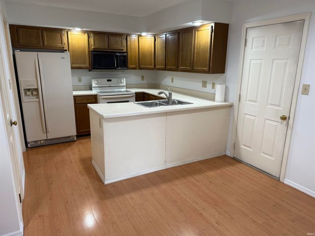 3910 S Laurel Court, Bloomington, IN 47401