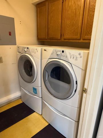 3910 S Laurel Court, Bloomington, IN 47401