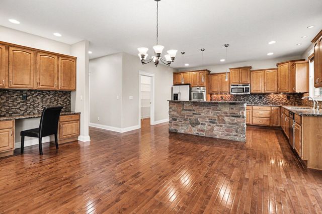 2411 Nottingham Drive, Valparaiso, IN 46383