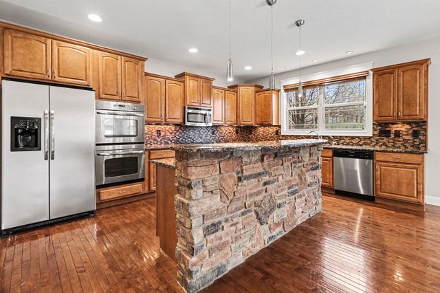 2411 Nottingham Drive, Valparaiso, IN 46383