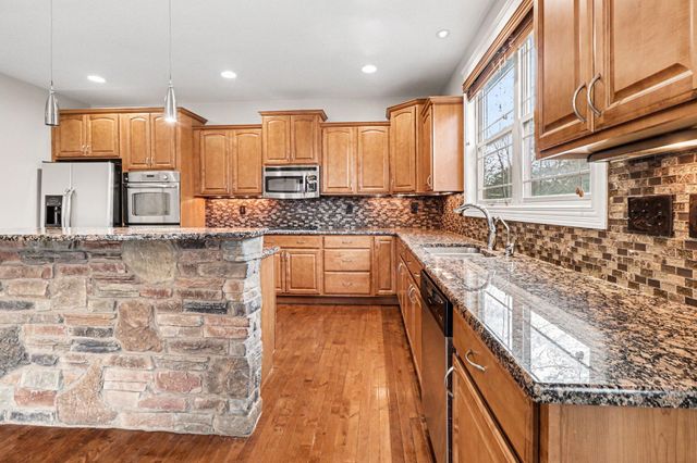 2411 Nottingham Drive, Valparaiso, IN 46383